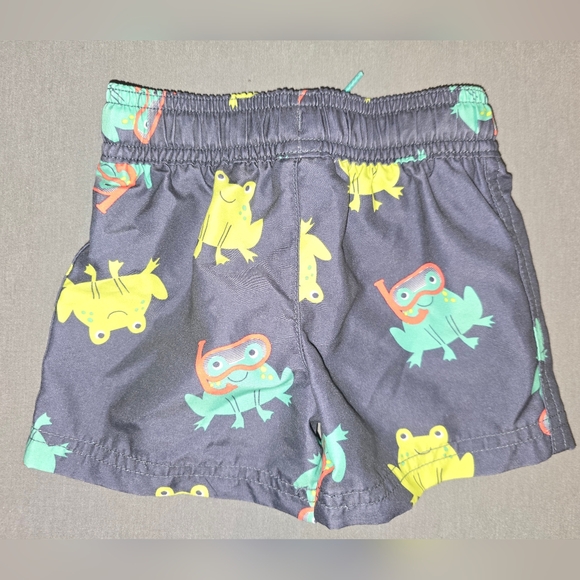 Carter's: Size: 3 to 6 months Swim trunks w/drawstring & Long sleeve Rash Guard - Picture 3 of 11